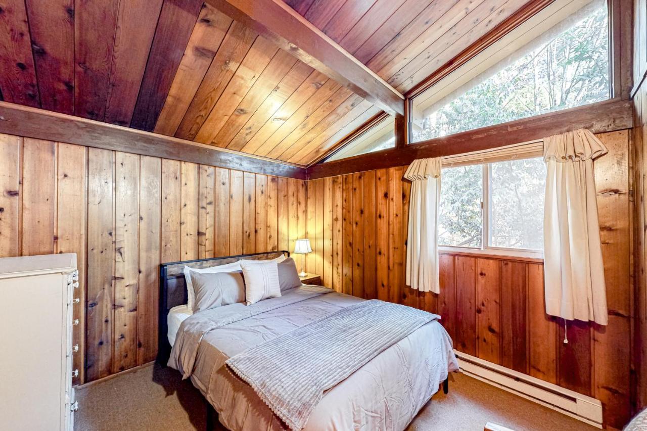 Cozy Cedar Cabin Sedro Woolley Exterior photo