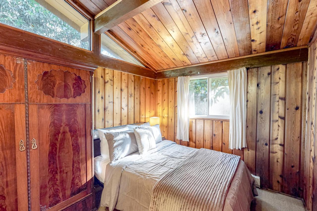 Cozy Cedar Cabin Sedro Woolley Exterior photo